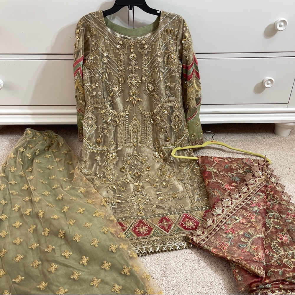 Pakistani/indian iznik 3 piece embroided formal dress